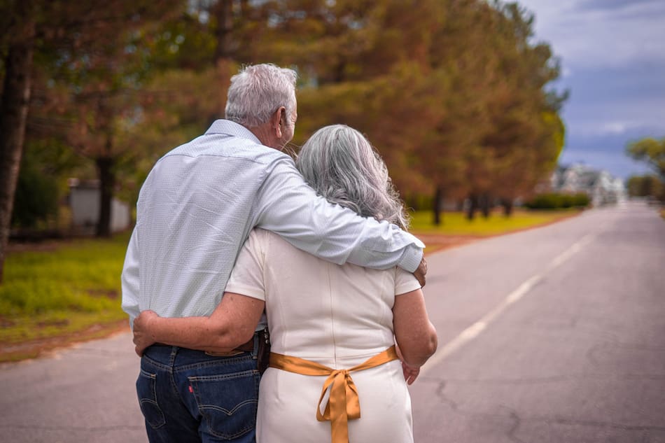 Personas adultas, adultos mayores. Foto: Unsplash.