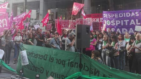 Marcha de trabajadores del Hospital Posadas