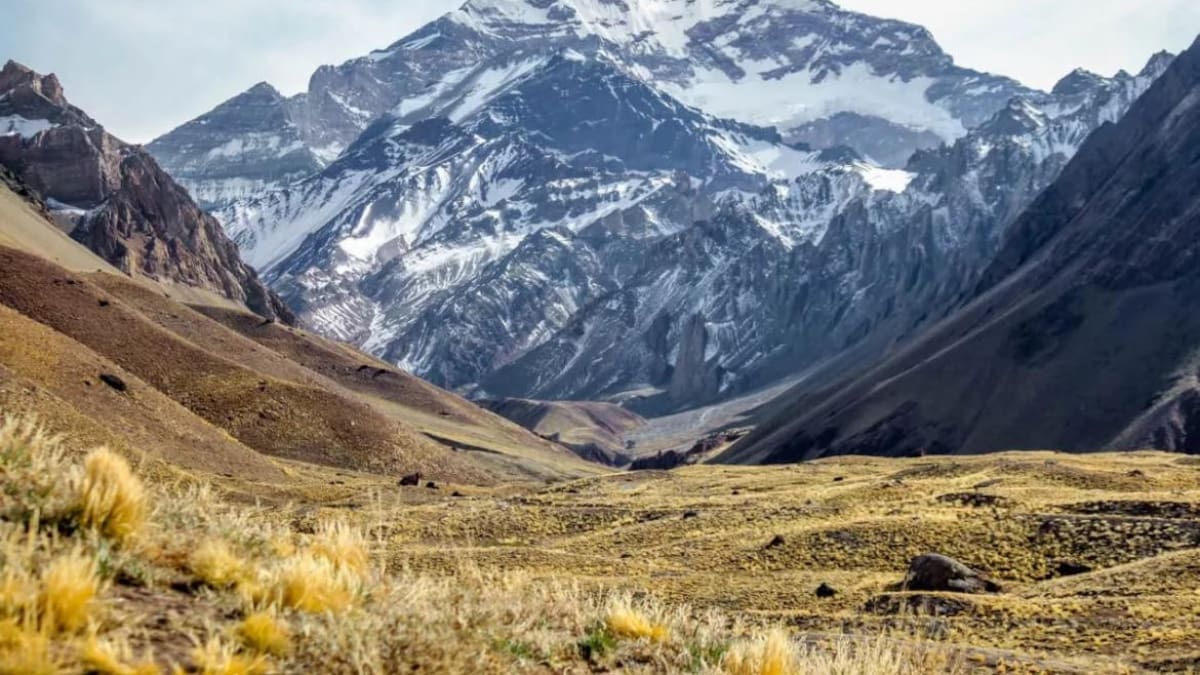 Es el “Techo de América”: la montaña más alta de Sudamérica roza los 7.000 metros de altura y es un espectáculo único