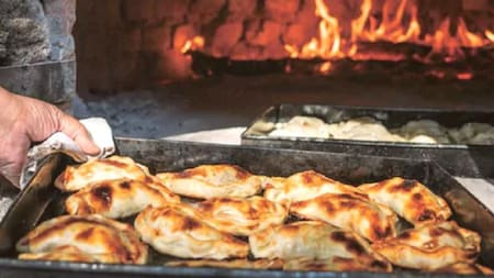 Cocina a la leña y empanadas salteñas en Palermo. Foto: NA.