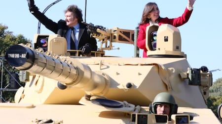 Javier Milei y Victoria Villarruel durante el desfile militar por el 9 de julio. Foto: Presidencia