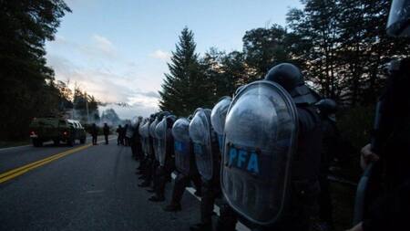 Mapuches, Villa Mascardi, operativo de desalojo, NA