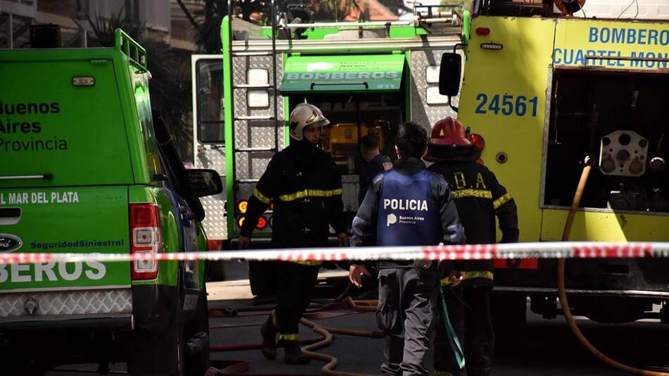 Bomberos y Policía en La Plata