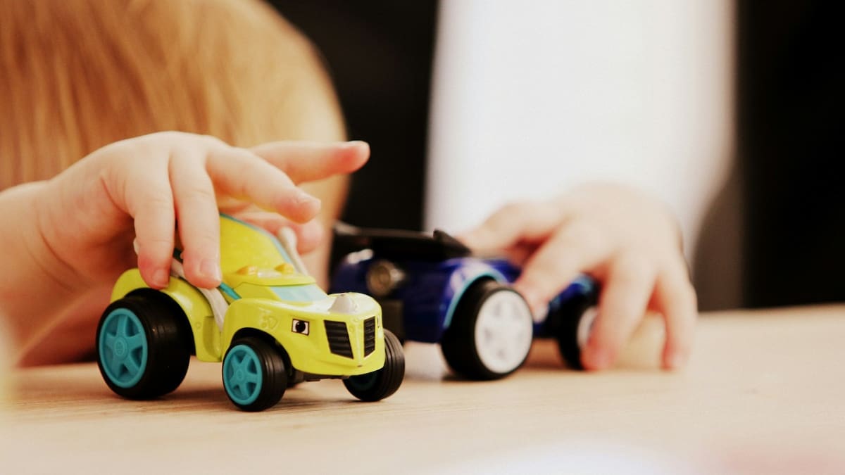 Juguetes retirados por riesgo para niños y niñas se ofrecen en plataformas de e-commerce en la Argentina. Foto: Unsplash.