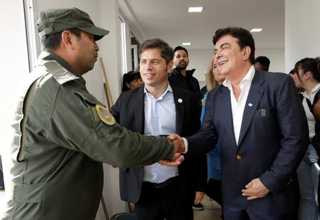 Fernando Espinoza y Axel Kicillof sumaron patrulleros y efectivos a La Matanza. Foto: Prensa