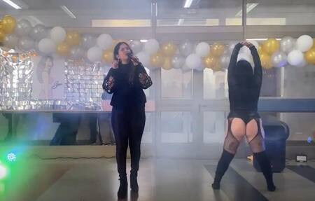 El show erótico en un centro de salud familiar que generó un escándalo en Chile 2. Foto: captura de pantalla.