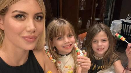 Wanda Nara junto a Isabella y Francesca Icardi. Foto: Instagram.