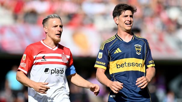Boca ganó un polémico partido ante Estudiantes y llega con fuerza al Superclásico contra River