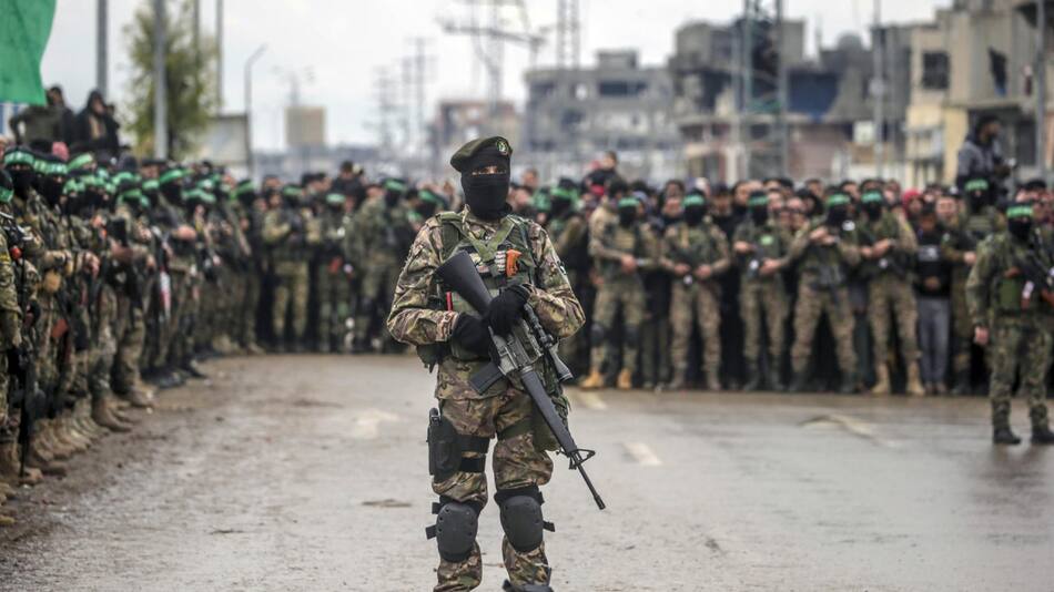 Terroristas de Hamás. Foto: EFE/Mohammed Saber