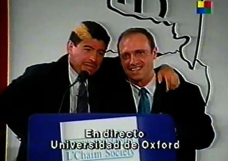 Diego Armando Maradona junto a Cichello Hübner en Oxford. Foto: captura YouTube/América