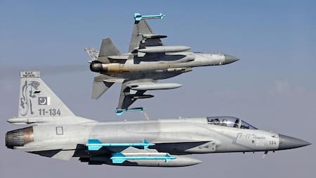 Avión jf-17 thunder-bloque iii.