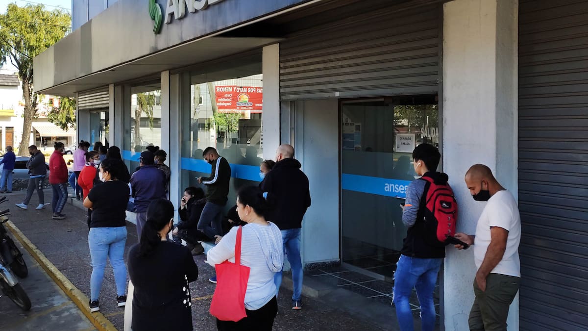 ¿Cómo se hace el trámite de apoderado ante la ANSES? Foto: NA.
