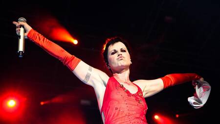 Revelan la causa de la muerte de cantante de The Cranberries
