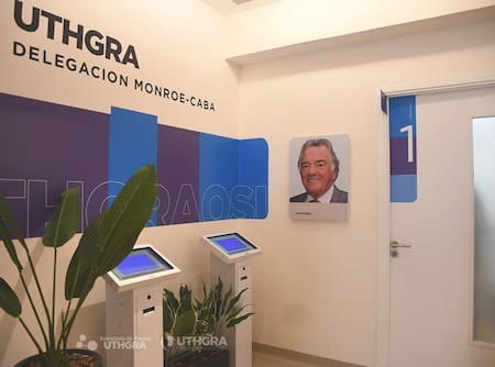 Luis Barrionuevo inauguró una nueva sede de UTHGRA en el barrio de Belgrano