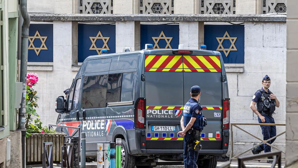La Policía mata a un hombre armado que quería quemar una sinagoga en el norte de Francia. Foto: EFE.