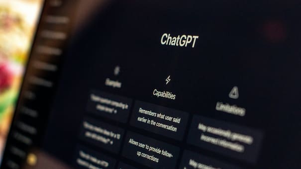 Alerta por una falla de privacidad en ChatGPT: conversaciones privadas aparecen en Google