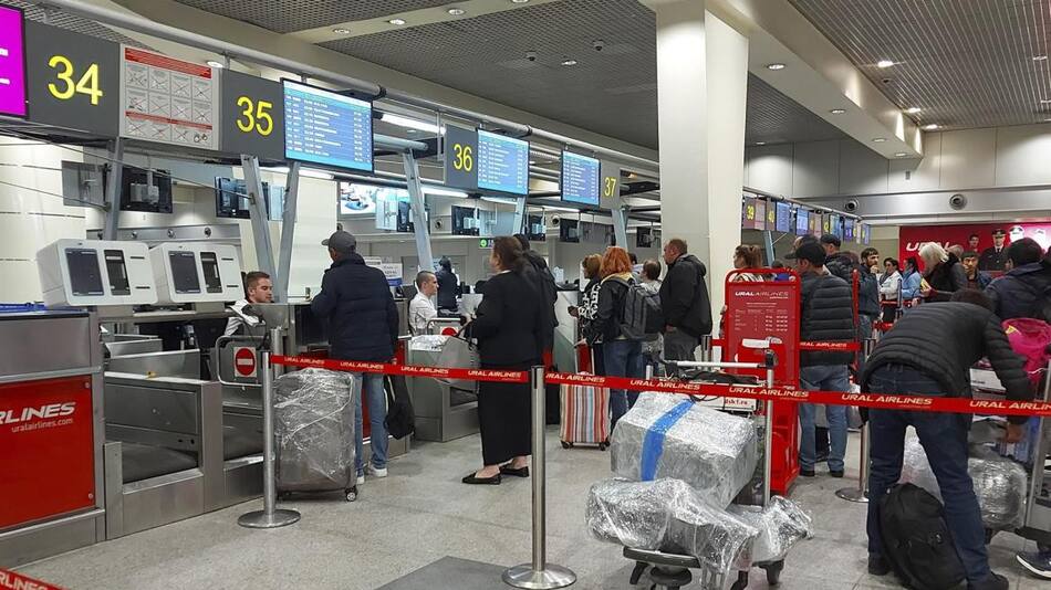 Rusos buscan dejar el país_Reuters