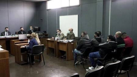 Detuvieron a un imputado del femicidio de Araceli Fulles al ingresar con un arma blanca a la audiencia