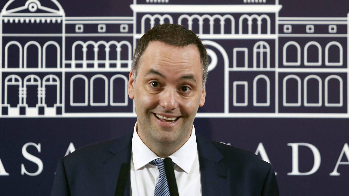 Caso Adorni: declara hoy el hijo de una de las jubiladas que le vendió el departamento en Caballito