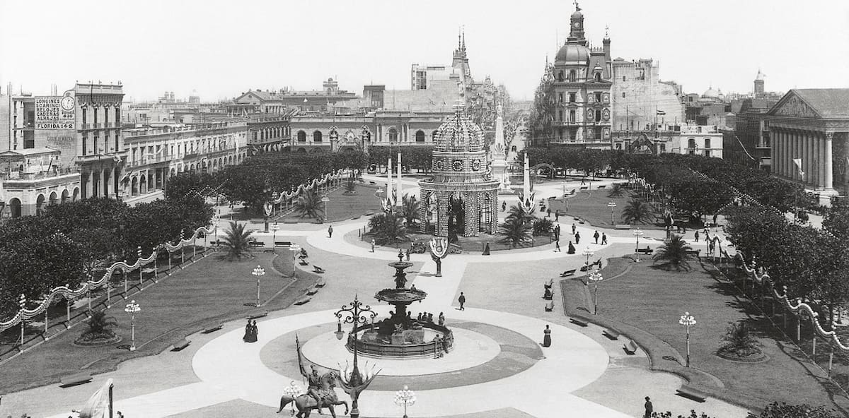 La Plaza de Mayo se ve muy diferente a lo que es hoy
