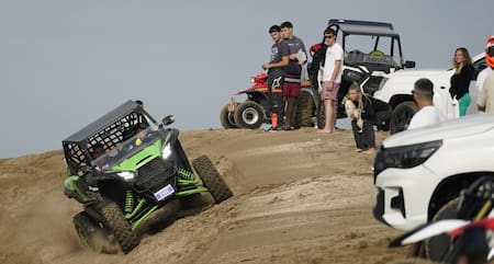 Cuatriciclos en La Frontera de Pinamar.