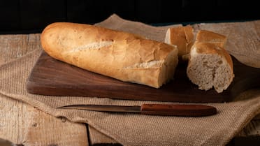 Pan fresco por más tiempo: el truco con unas gotas de agua que no falla