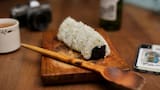Onigiri: el fenómeno gastronómico que conquista los bares porteños y el paladar de los fanáticos de la comida japonesa