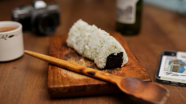 Onigiri: el fenómeno gastronómico que conquista los bares porteños y el paladar de los fanáticos de la comida japonesa