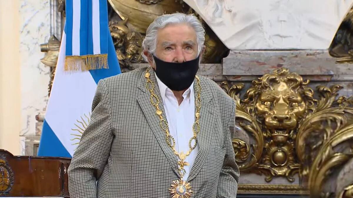 Condecoración a José Pepe Mujica