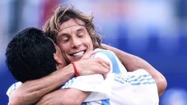 Diego Maradona cumpliría 65 años y Claudio Caniggia le dedicó un emotivo posteo: “Era muy temprano para despedirte”