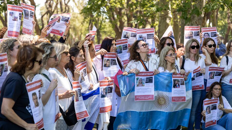 Campaña por niños secuestrados por Hamas. Foto: organización DevuelvanlosACasaYA.