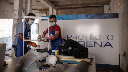 Cabello para limpiar vertidos de petróleo. Foto: EFE.