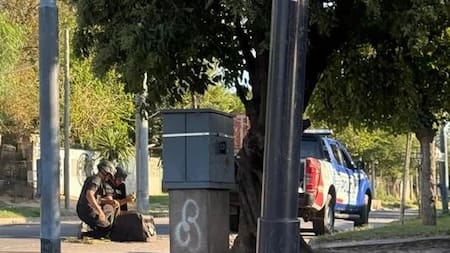 Violencia y tensión en Córdoba: vecinos lanzaron una granada a personal policial tras operativo en una villa