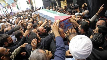 Masivo funeral de Ismail Haniyeh, líder político de Hamás. Foto: Reuters.