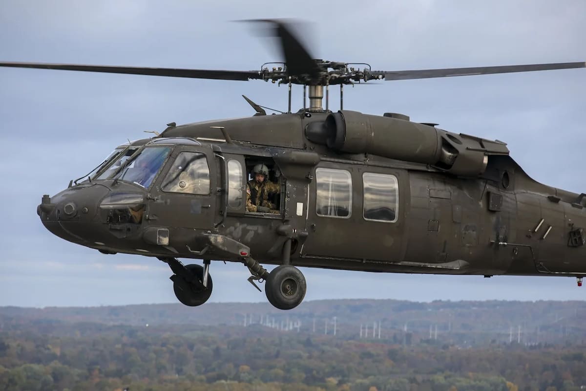 Helicópteros militares UH-60L Black Hawk