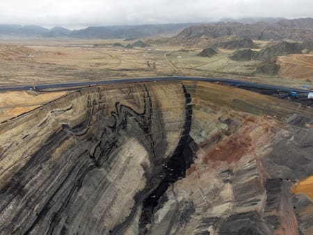 Extracción de tierras raras. Foto: Xataka.