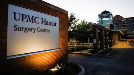 Salman Rushdie, hospital, NA