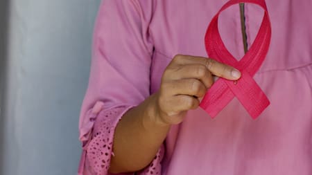 Hallazgo esperanzador: presentan dos ensayos con avances prometedores contra el cáncer de mama y gástrico