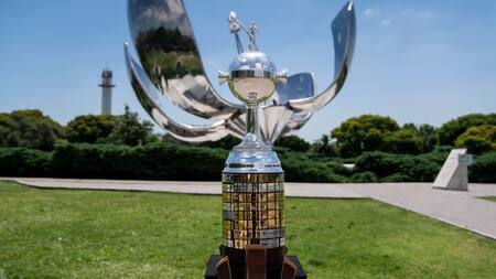 Trofeo de la Copa Libertadores en Buenos Aires. Foto: X @Libertadores