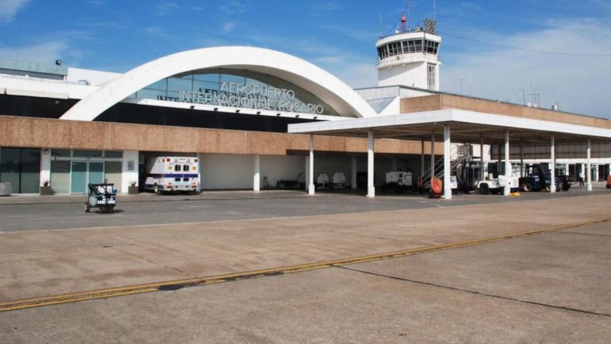 Una pareja quedó detenida bajo la carátula de “exhibicionismo público” por intentar tener relaciones sexuales en un avión