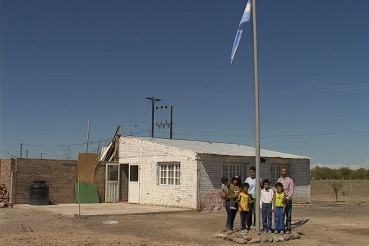En Mendoza, las familias organizaron rifas, recibieron donaciones y trabajaron durante años para concretar un sueño colectivo. El establecimiento abrió sus puertas en 2008 y su historia fue recuperada en un documental que refleja la fuerza de toda una comunidad.