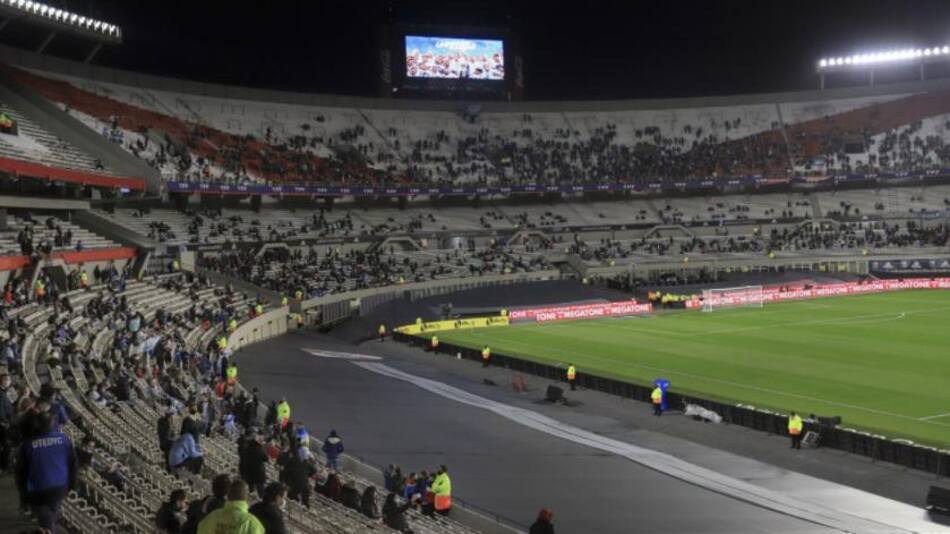Estadio Monumental, hinchas, NA