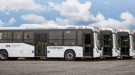 Colectivos, Línea Metropol, foto Twitter Metropol @Metropol_ar