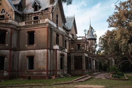 Castillo en Engaña. Foto: Instagram @fpugliares_
