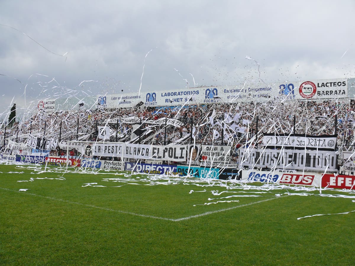 El club que nació en Floresta y convirtió a Malvinas en bandera de su estadio