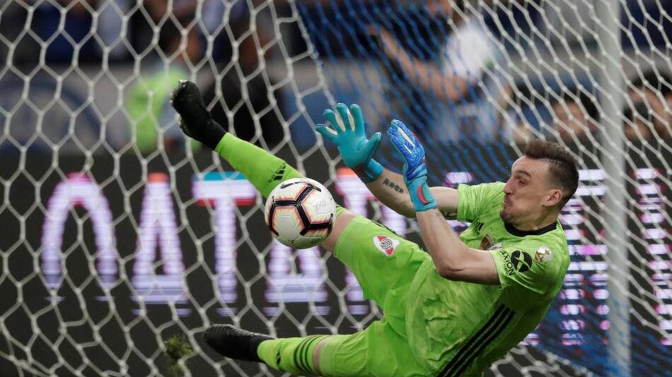 Atajada de Franco Armani en los penales ante Cruzeiro, Copa Libertadores, REUTERS