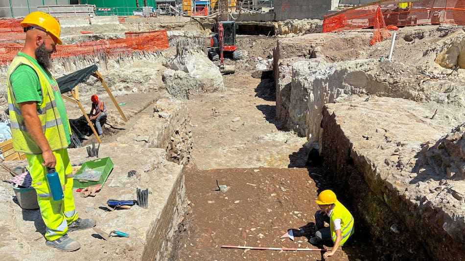 Hallan restos arqueológicos de época romana y medieval, entre ellos un complejo habitacional de varios pisos y antiguos hornos de cal.