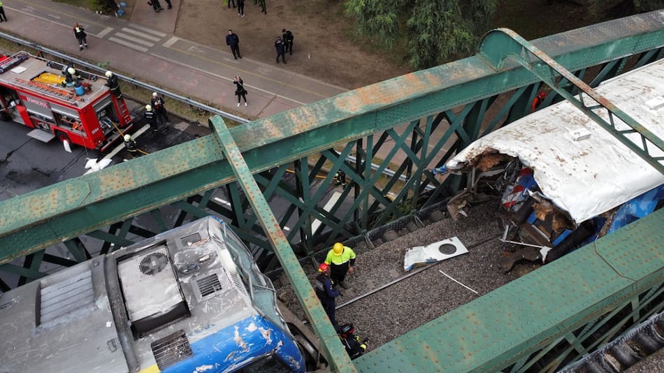 Choque del tren San Martín en el viaducto de Palermo. Foto: NA.