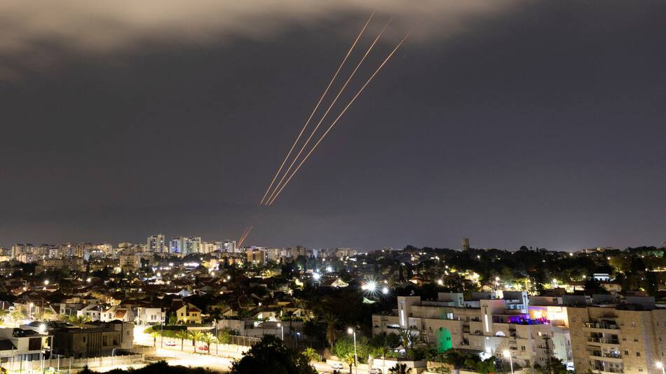 Lanzamiento de misiles por parte de Israel. Foto: Reuters