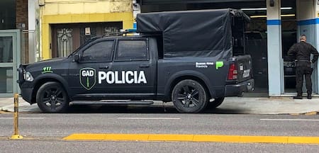 Camioneta del Grupo de Apoyo Departamental de la Policía Bonaerense